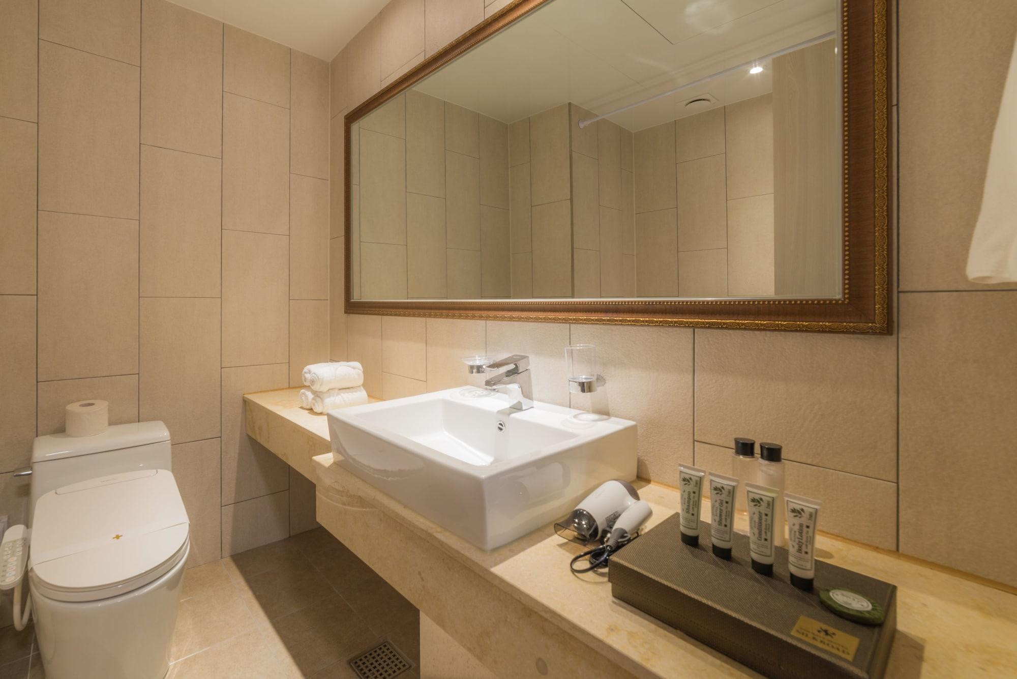 Reborn Suwon Silkroad Hotel Buitenkant foto