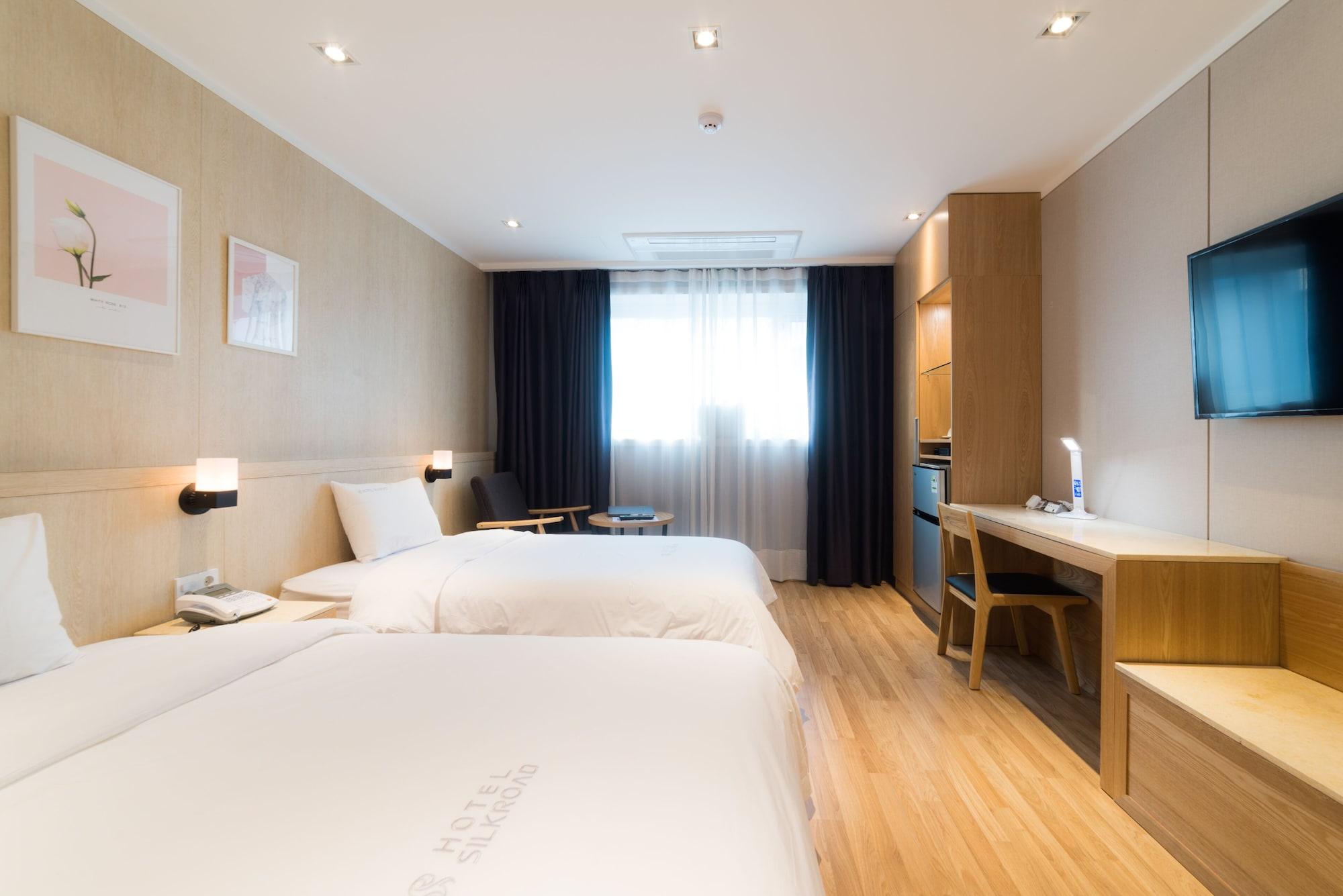 Reborn Suwon Silkroad Hotel Buitenkant foto