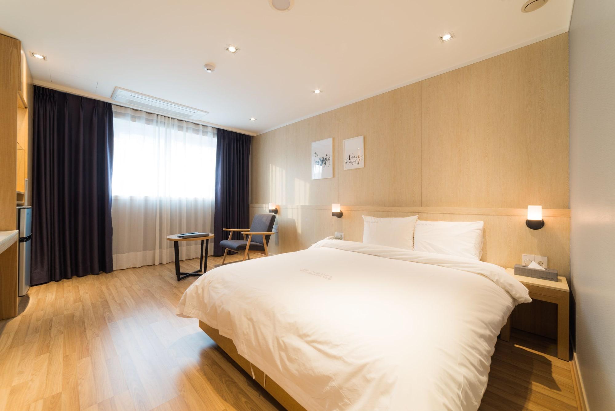 Reborn Suwon Silkroad Hotel Buitenkant foto
