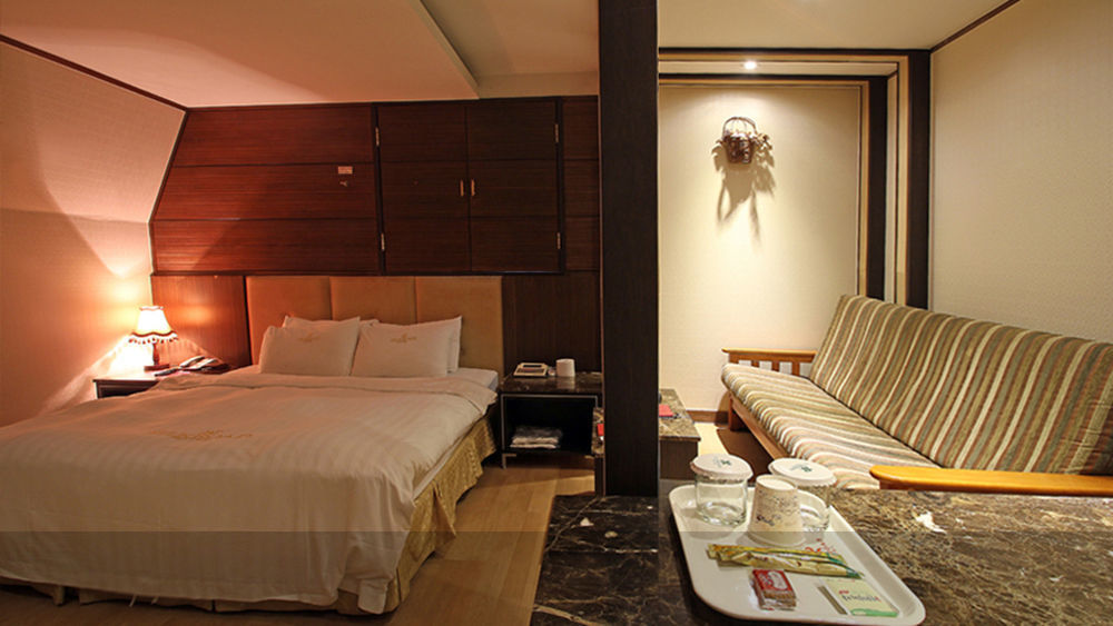 Reborn Suwon Silkroad Hotel Buitenkant foto