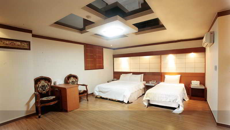 Reborn Suwon Silkroad Hotel Buitenkant foto