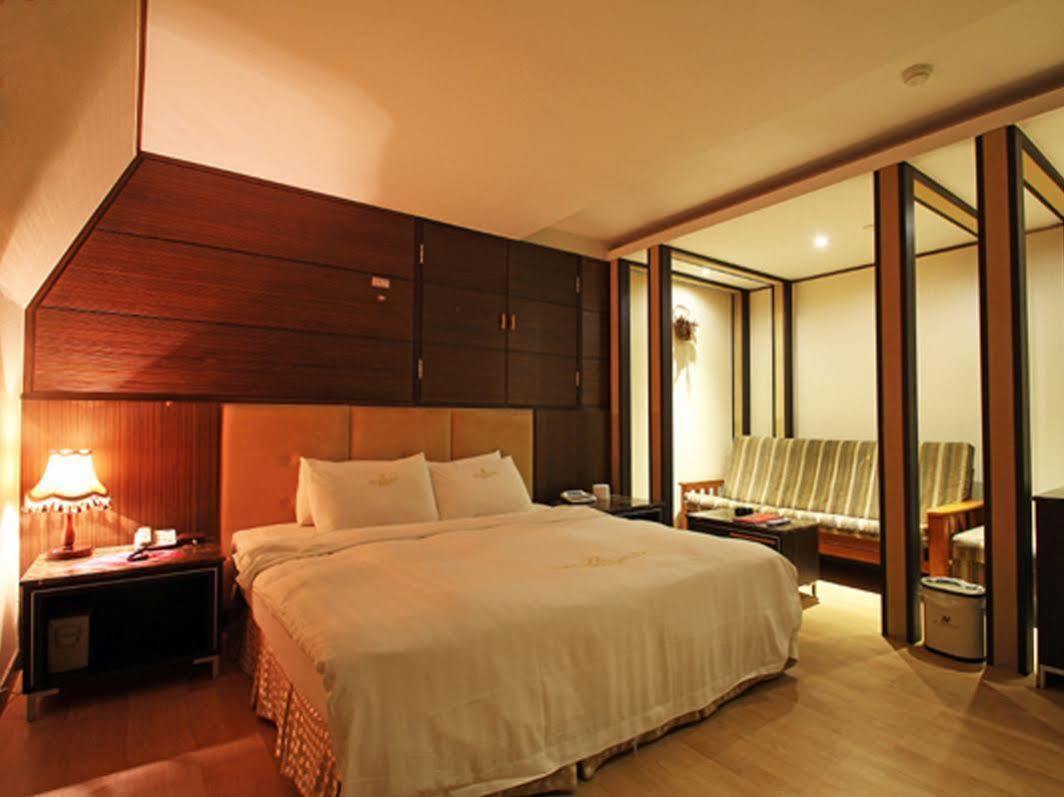 Reborn Suwon Silkroad Hotel Buitenkant foto