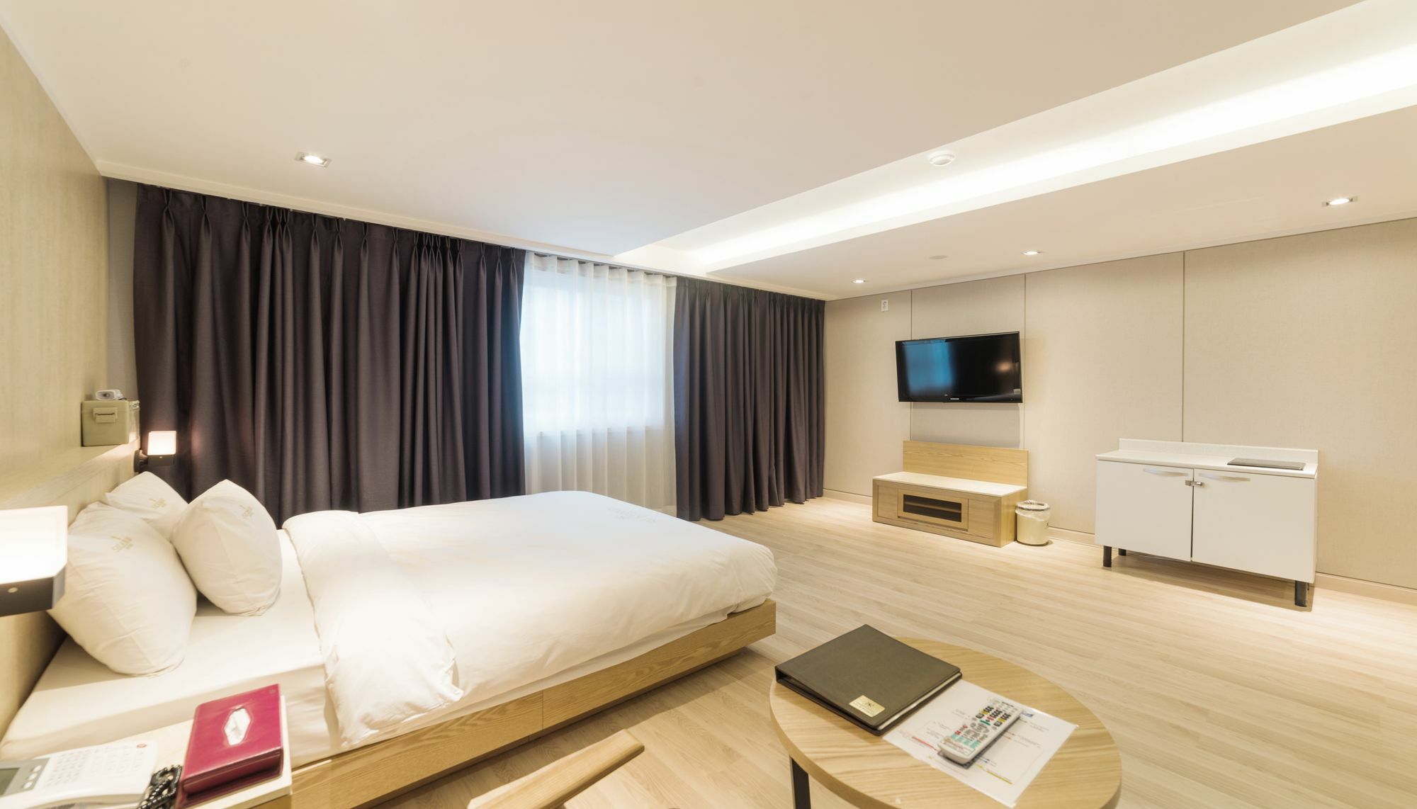 Reborn Suwon Silkroad Hotel Buitenkant foto